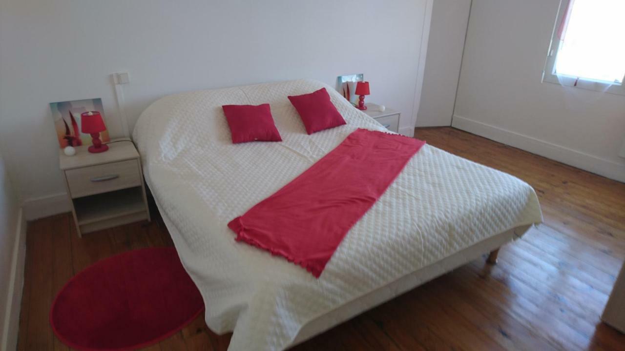 Appartement De 79 M² A 500 Metres De La Cure Jonzac Exterior photo